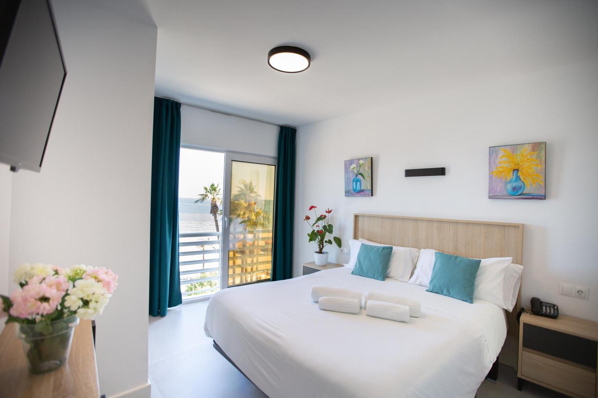 Hotel Mediterraneo By Croma Estepona Buitenkant foto
