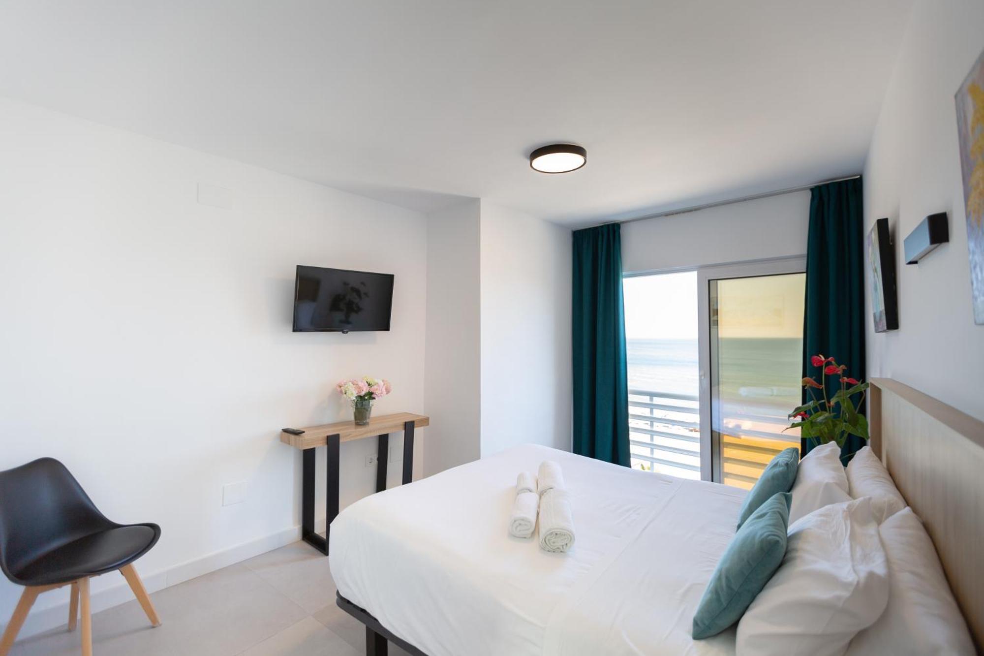 Hotel Mediterraneo By Croma Estepona Buitenkant foto