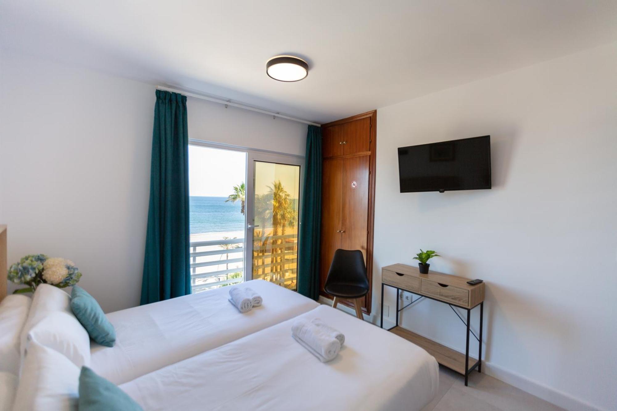Hotel Mediterraneo By Croma Estepona Buitenkant foto