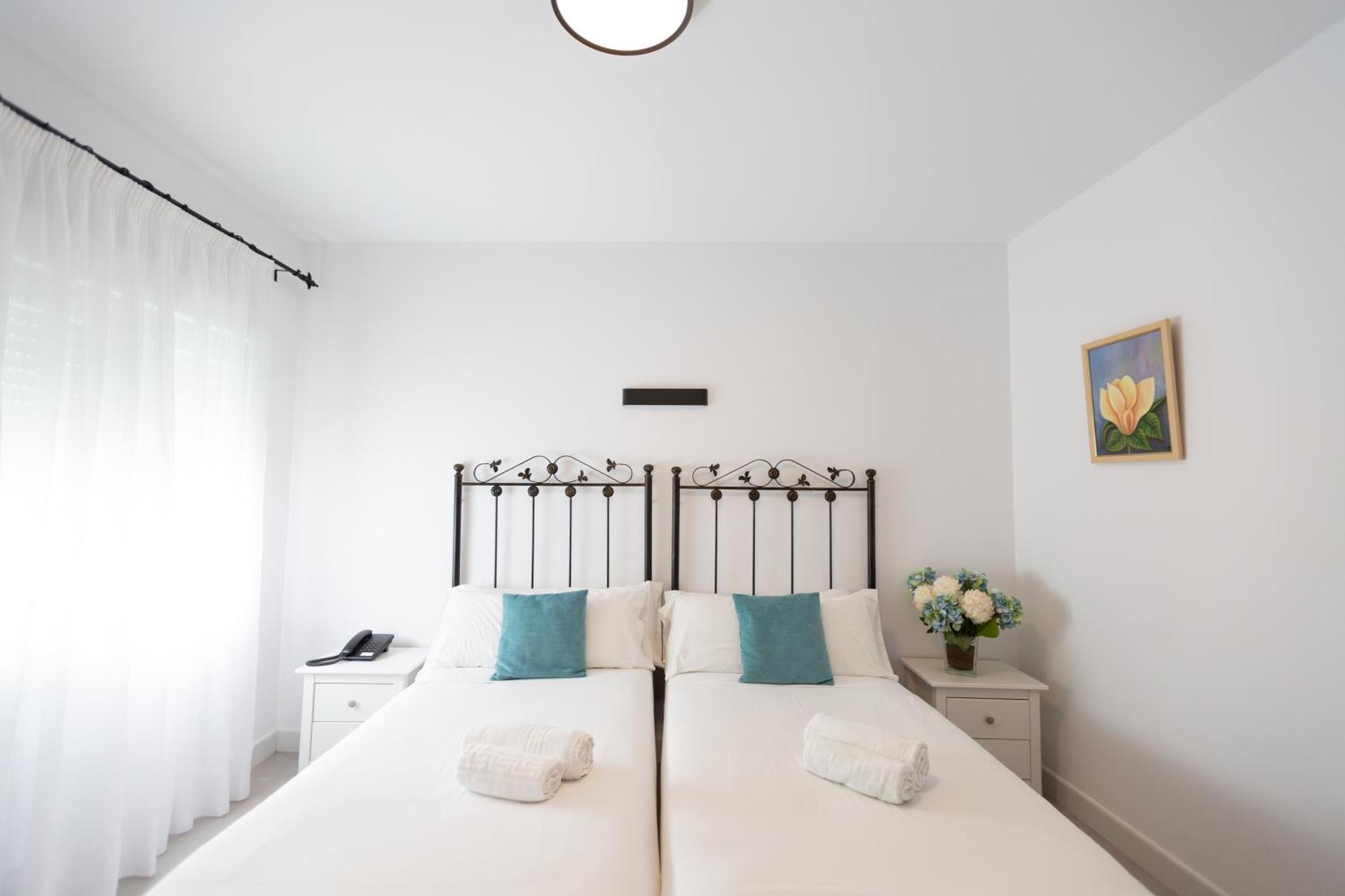 Hotel Mediterraneo By Croma Estepona Buitenkant foto