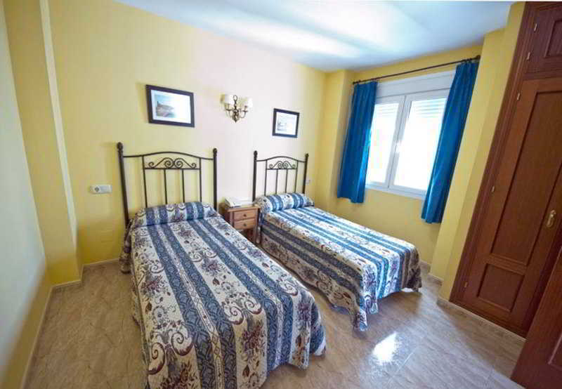 Hotel Mediterraneo By Croma Estepona Buitenkant foto